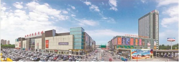 启运操盘 实探！东北最大服装批发市场：年交易额超900亿，销往120多个国家和地区